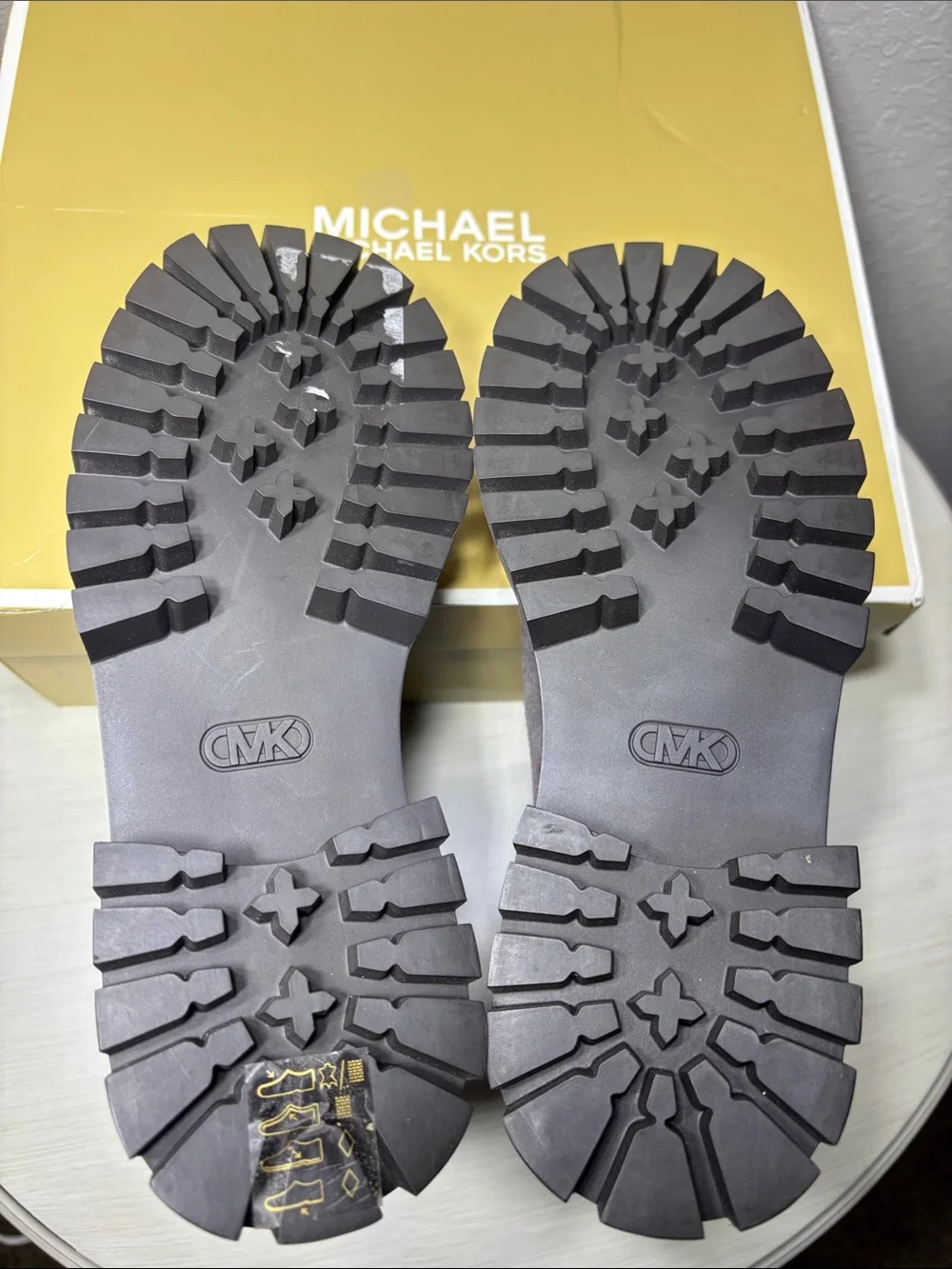 MICHAEL KORS Asher Suede Chelsea Flat Bootie Chocolate Brown Lug Sole Size 6 NIB